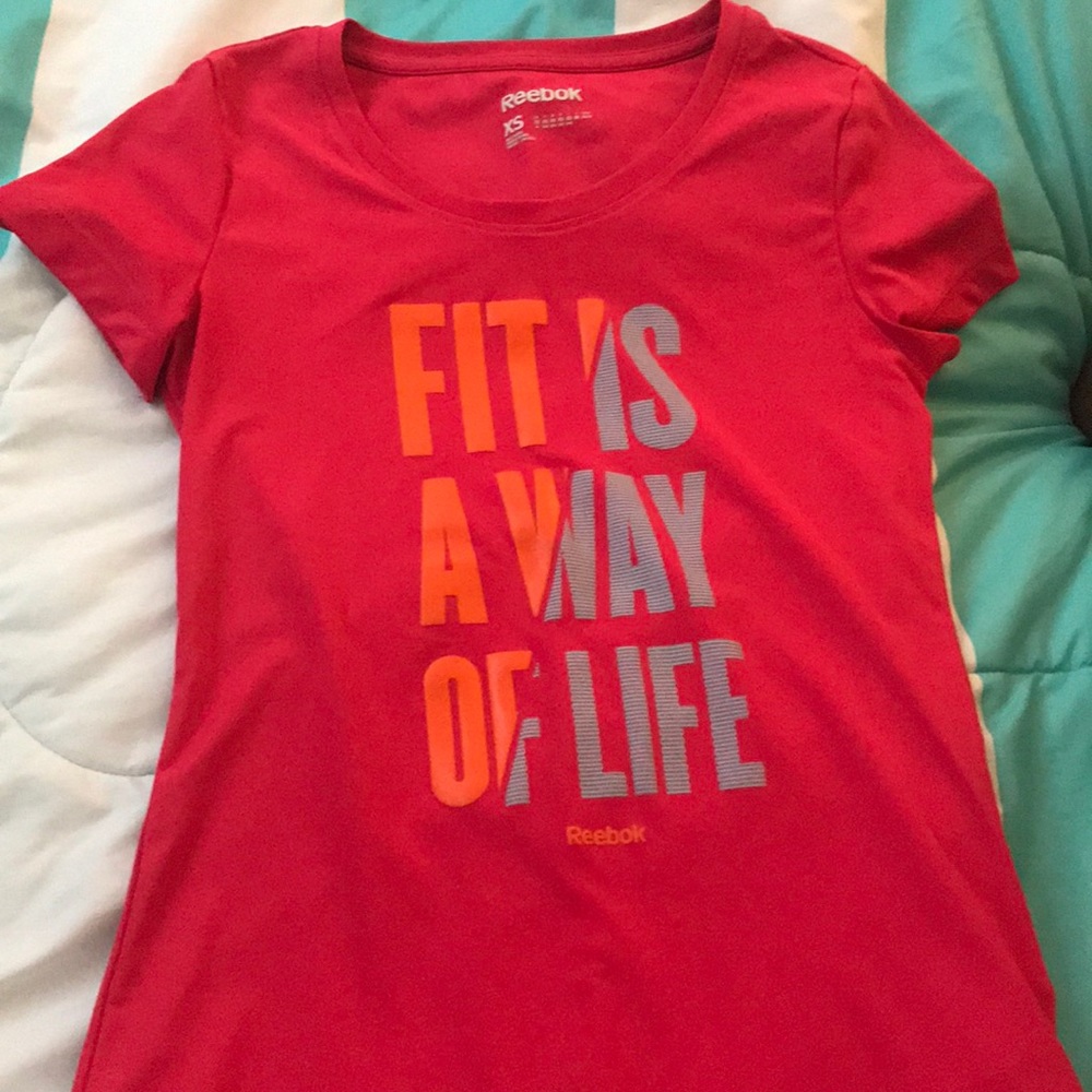 Reebok pink tee graphic